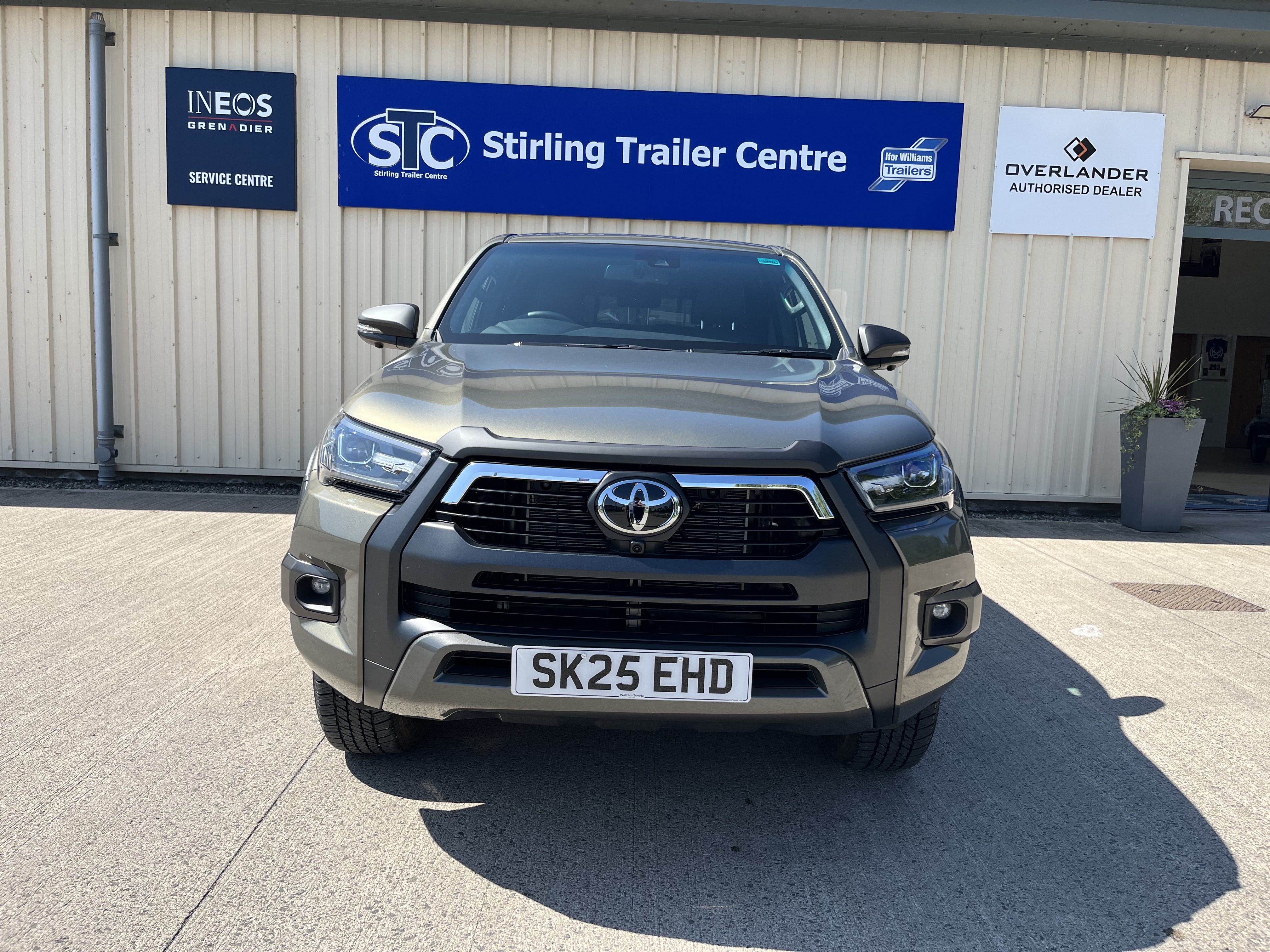 Alternative TOYOTA HILUX INV X image