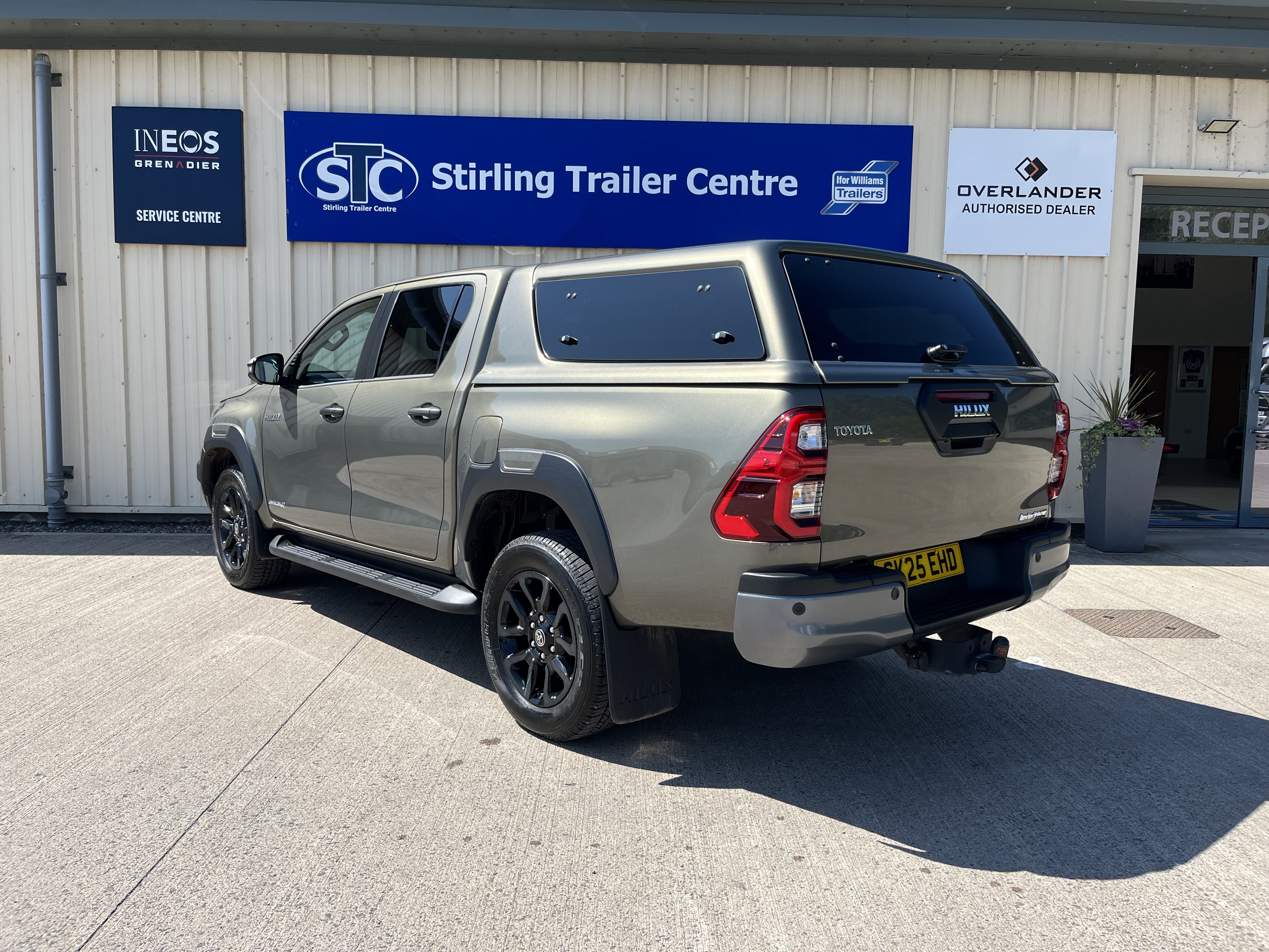 Alternative TOYOTA HILUX INV X image