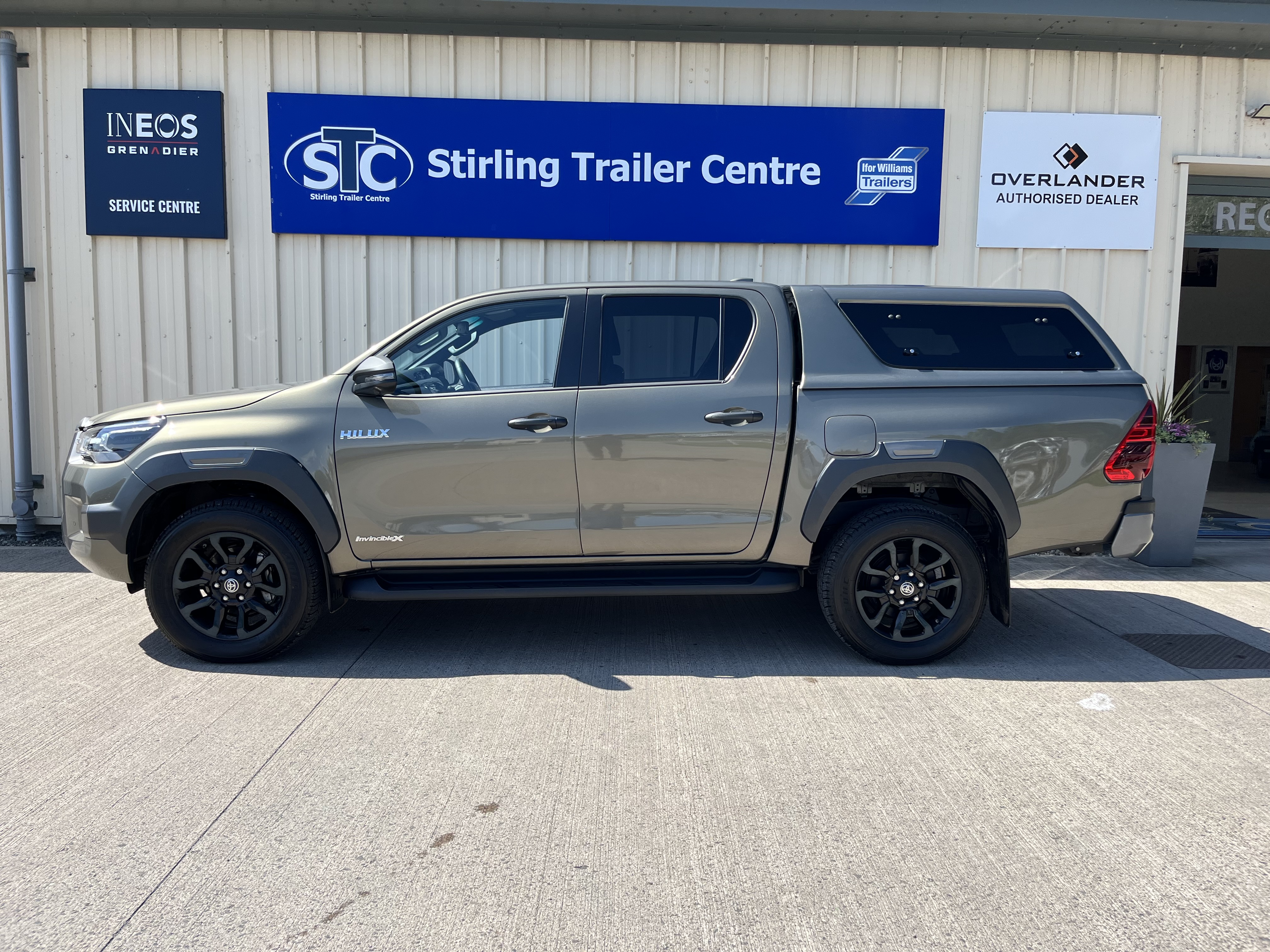 TOYOTA HILUX INV X