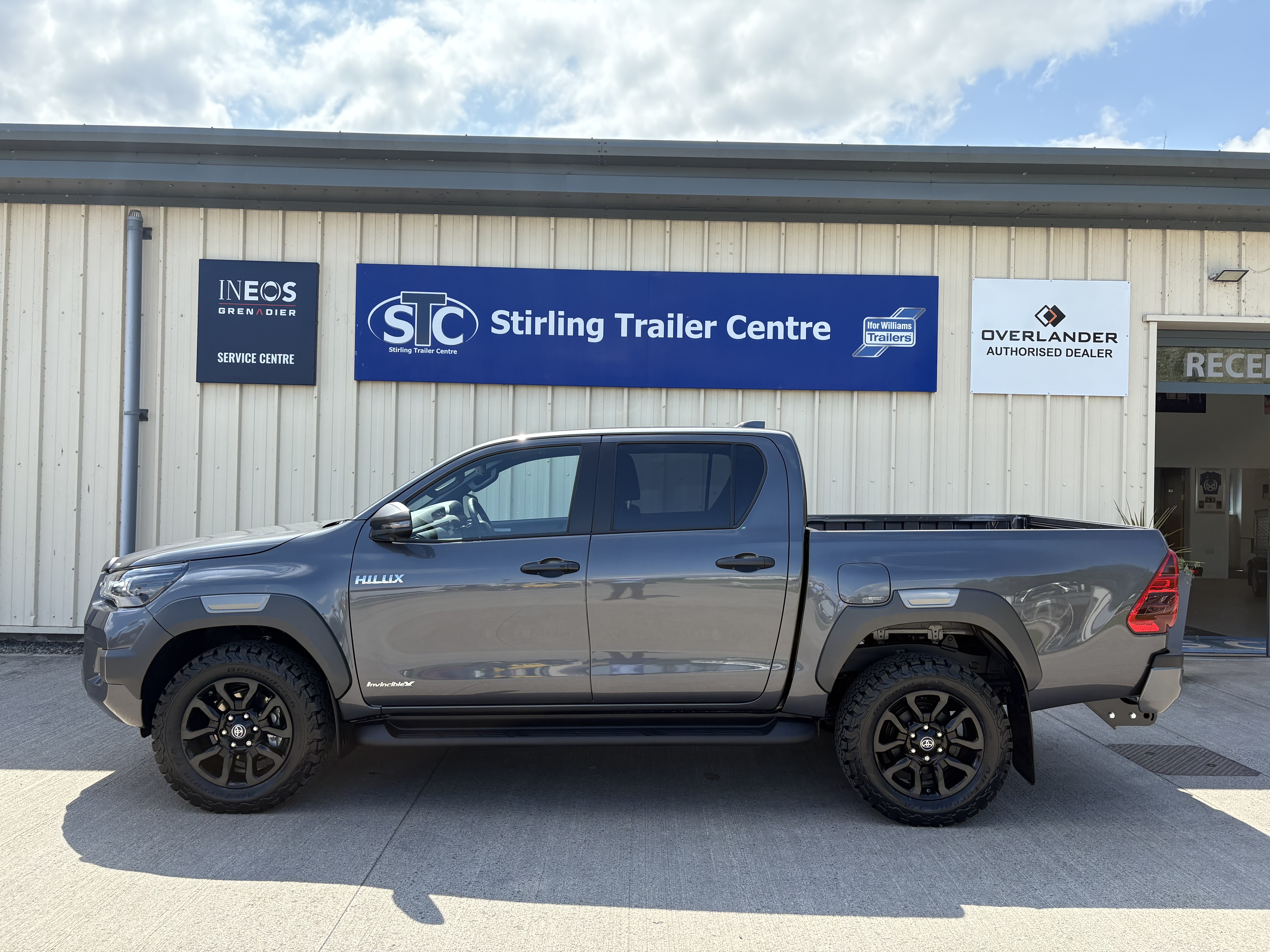 TOYOTA HILUX INV X