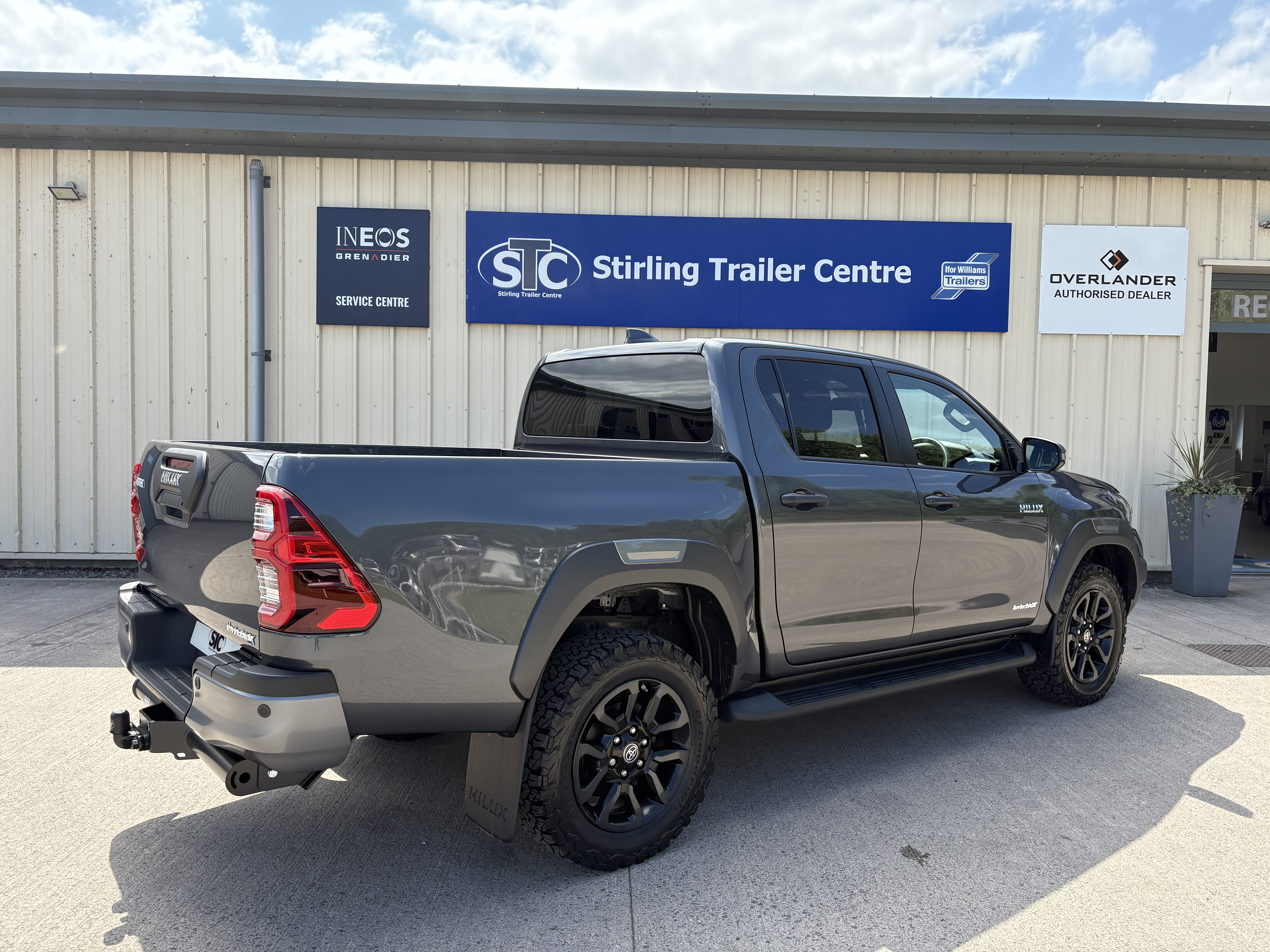 Alternative TOYOTA HILUX INV X image
