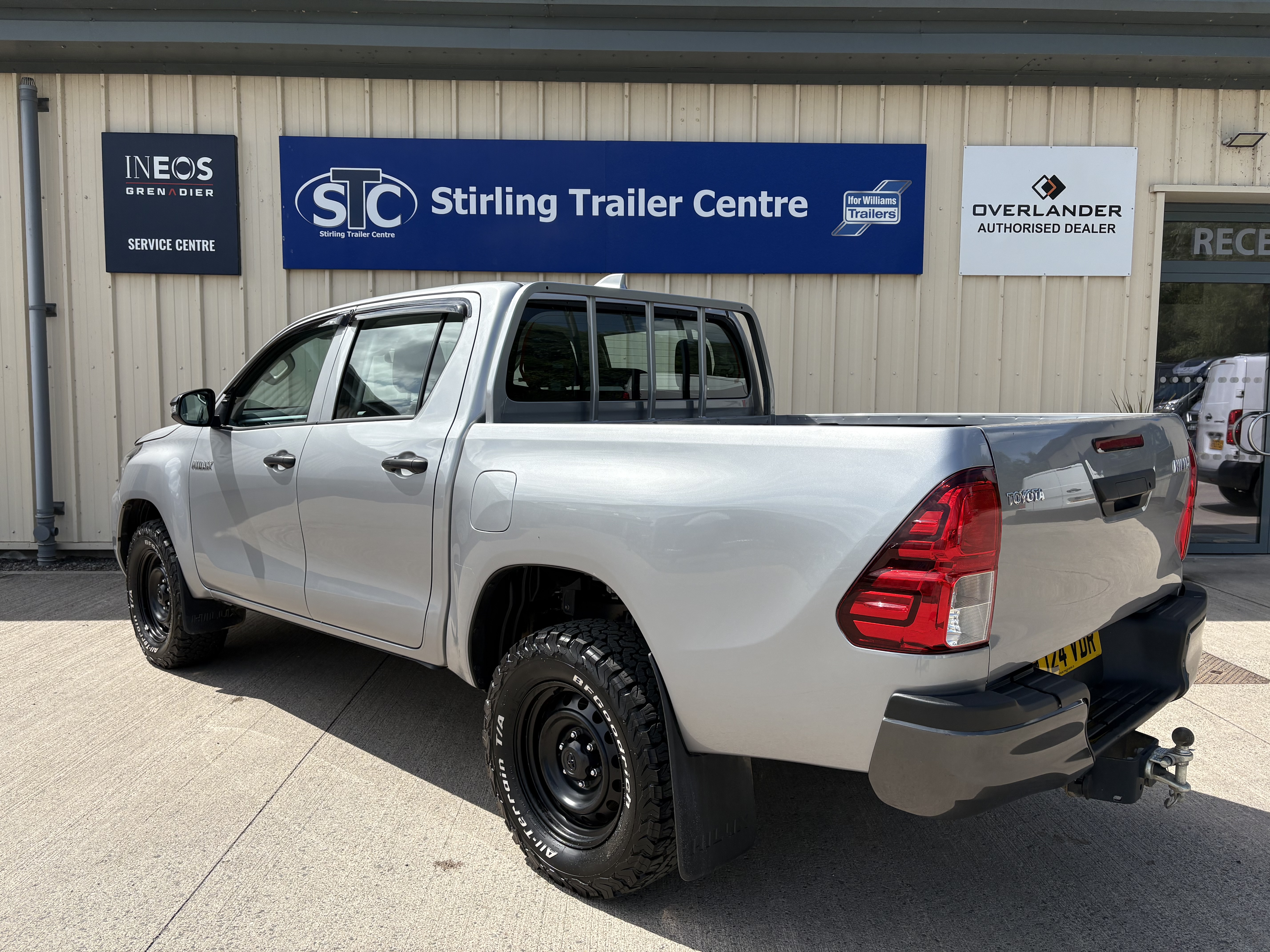 Alternative TOYOTA HILUX  image