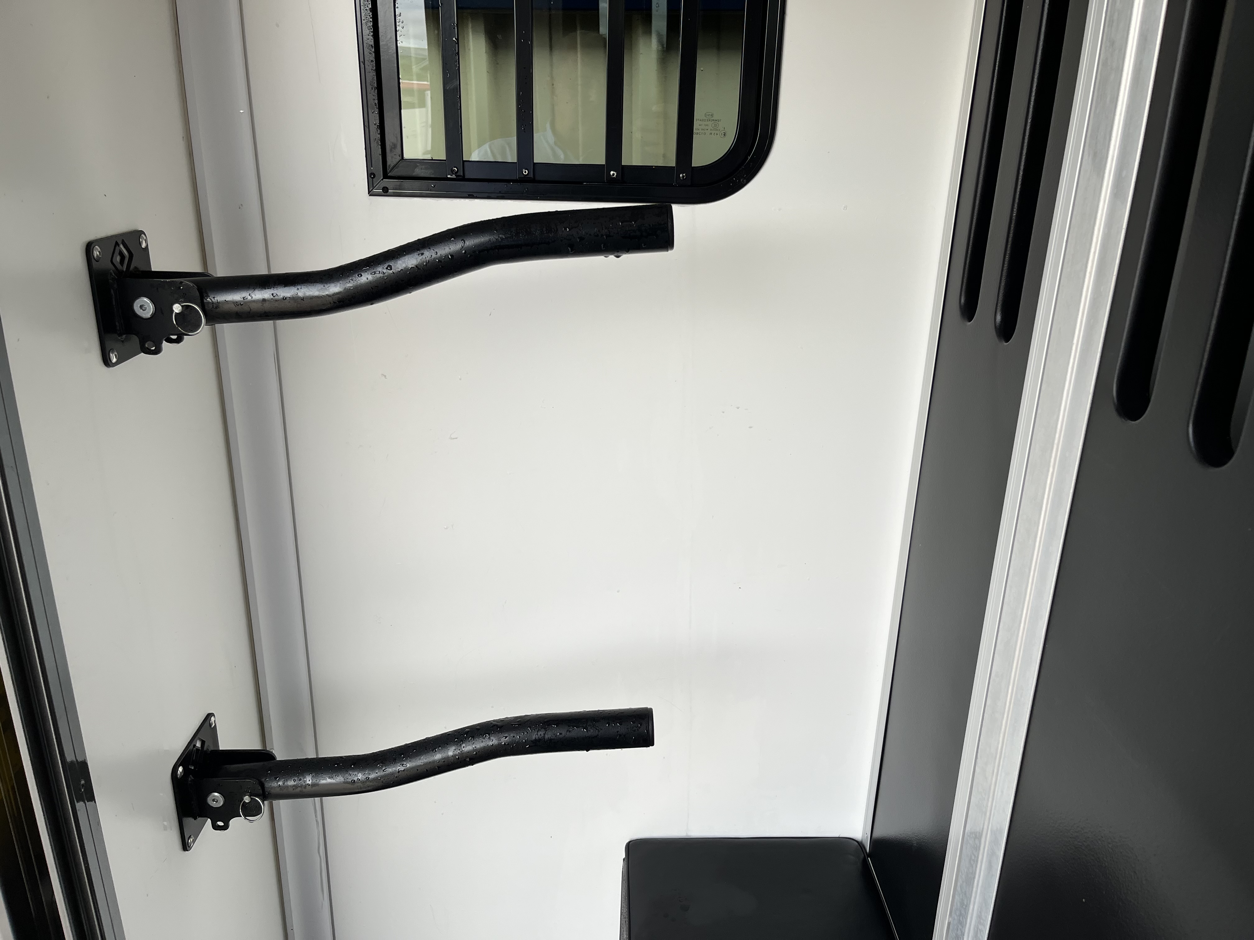 Alternative Overlander R240 EFN image