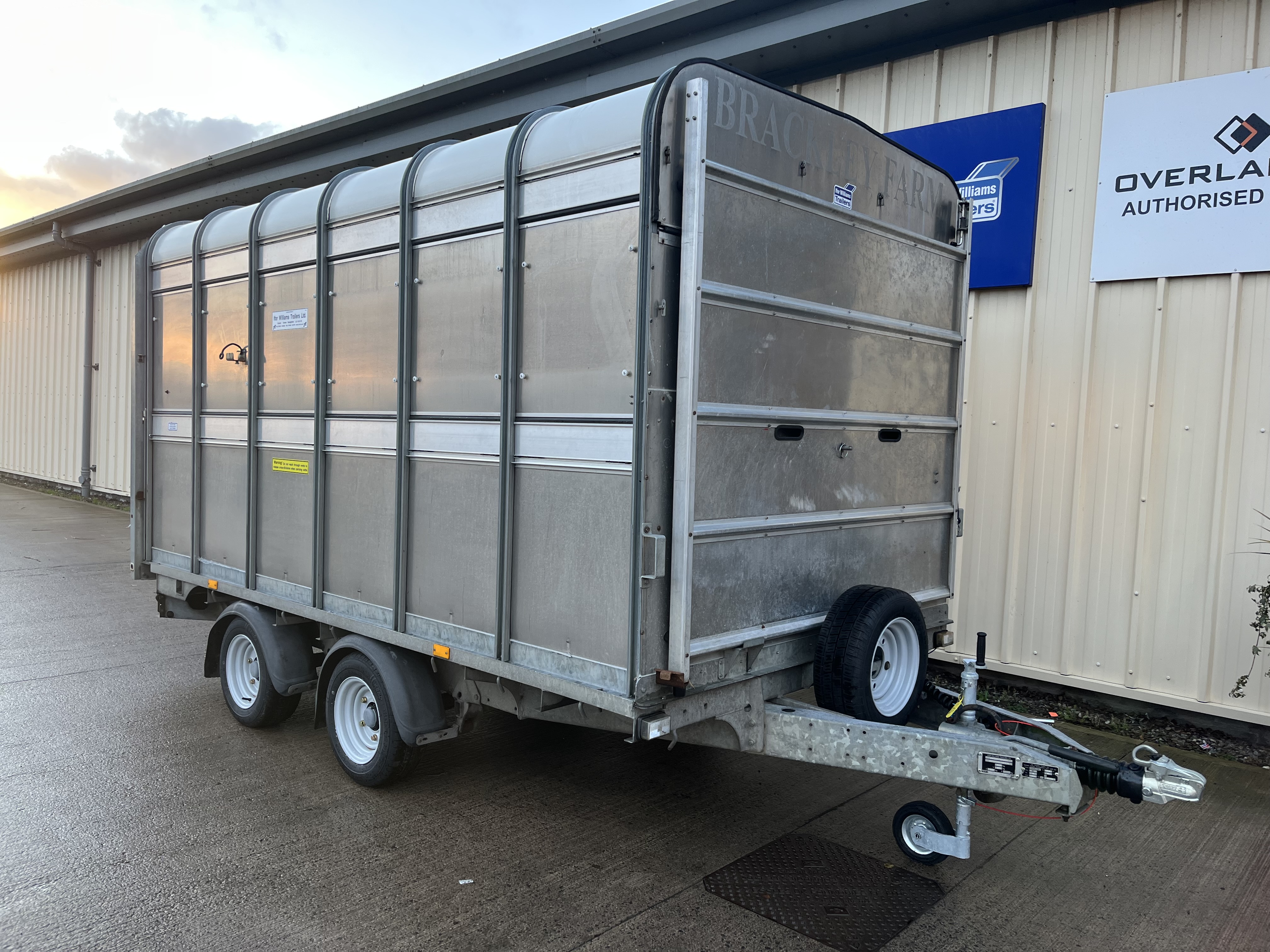 Alternative IFOR WILLIAMS DP120 12X6 1078 image