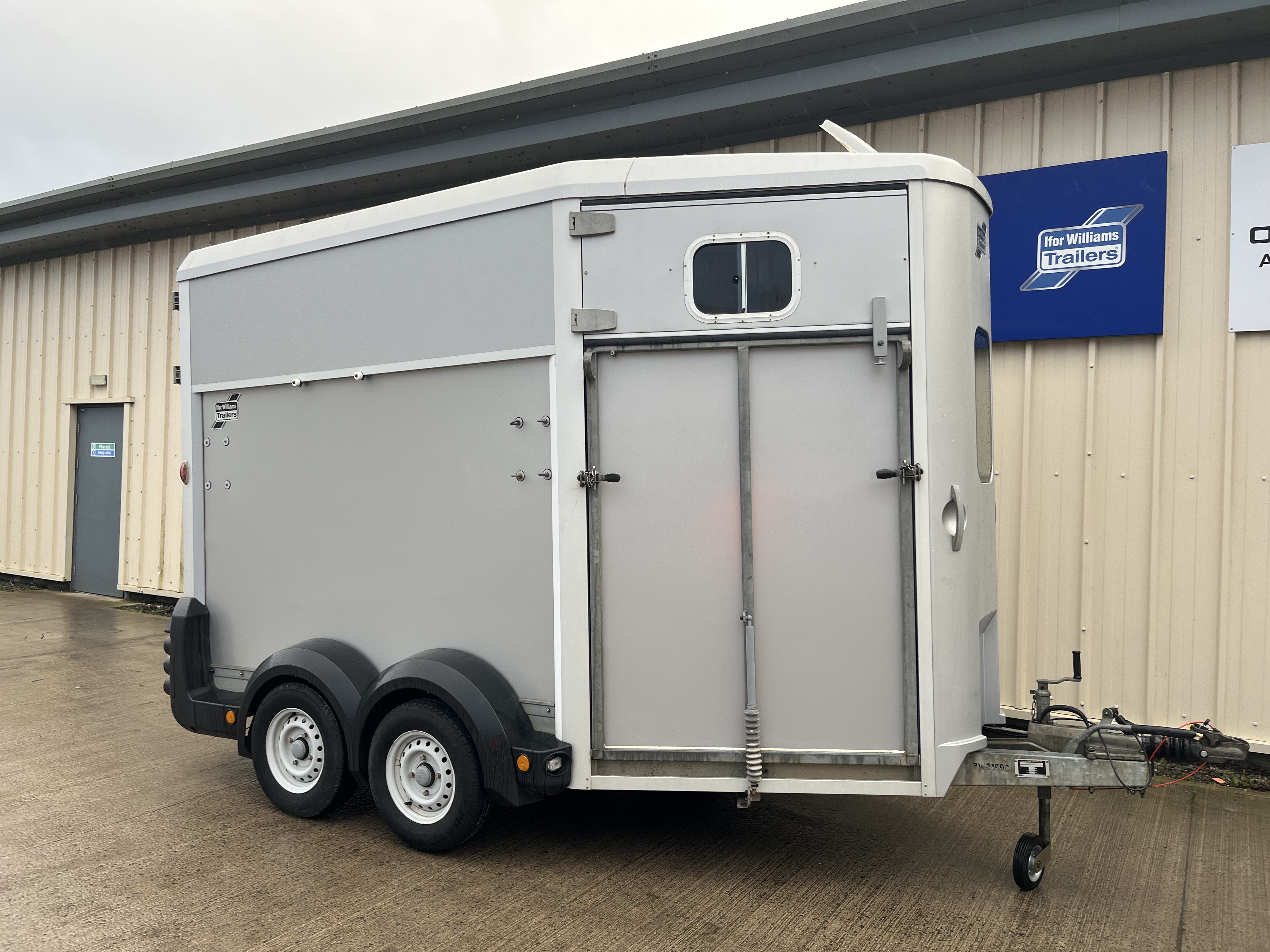 Alternative IFOR WILLIAMS HB511 image