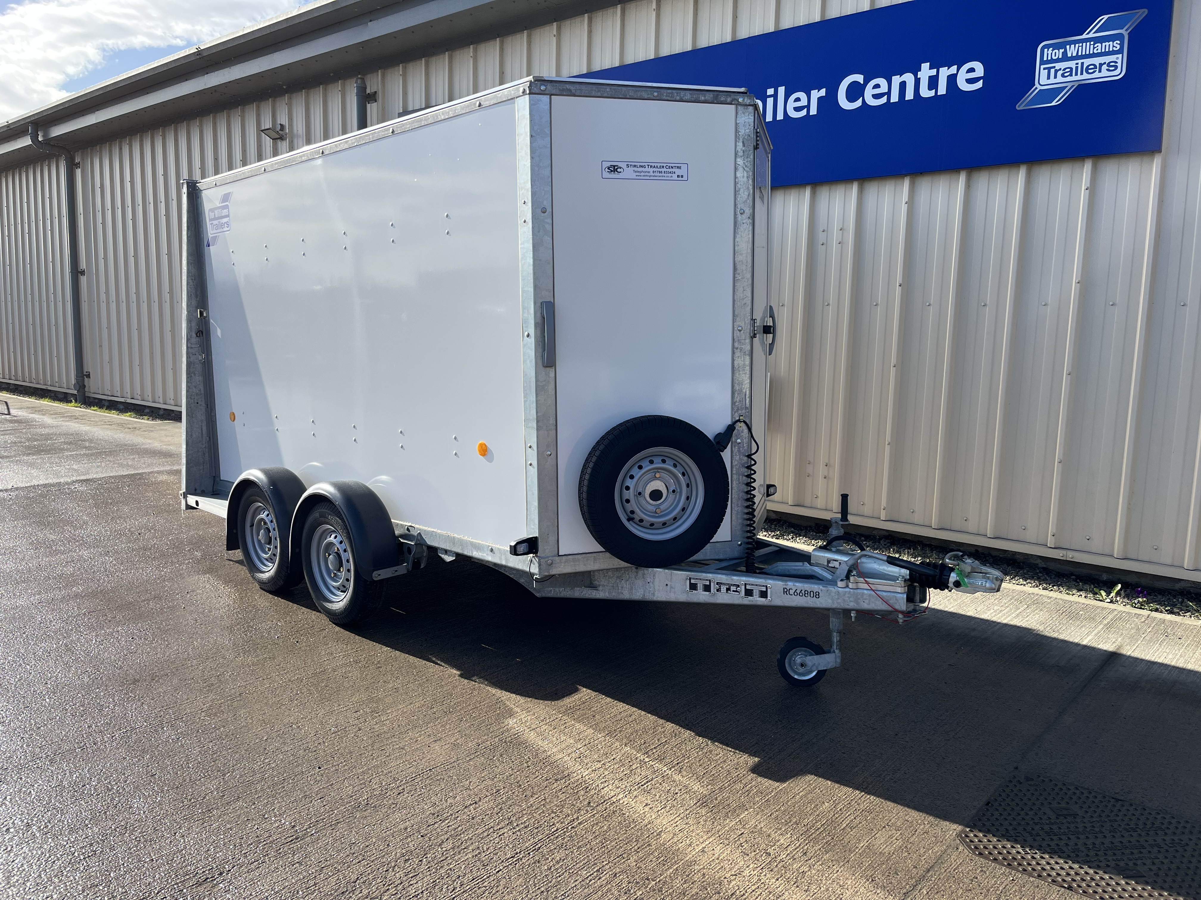 Alternative IFOR WILLIAMS BOX VAN image