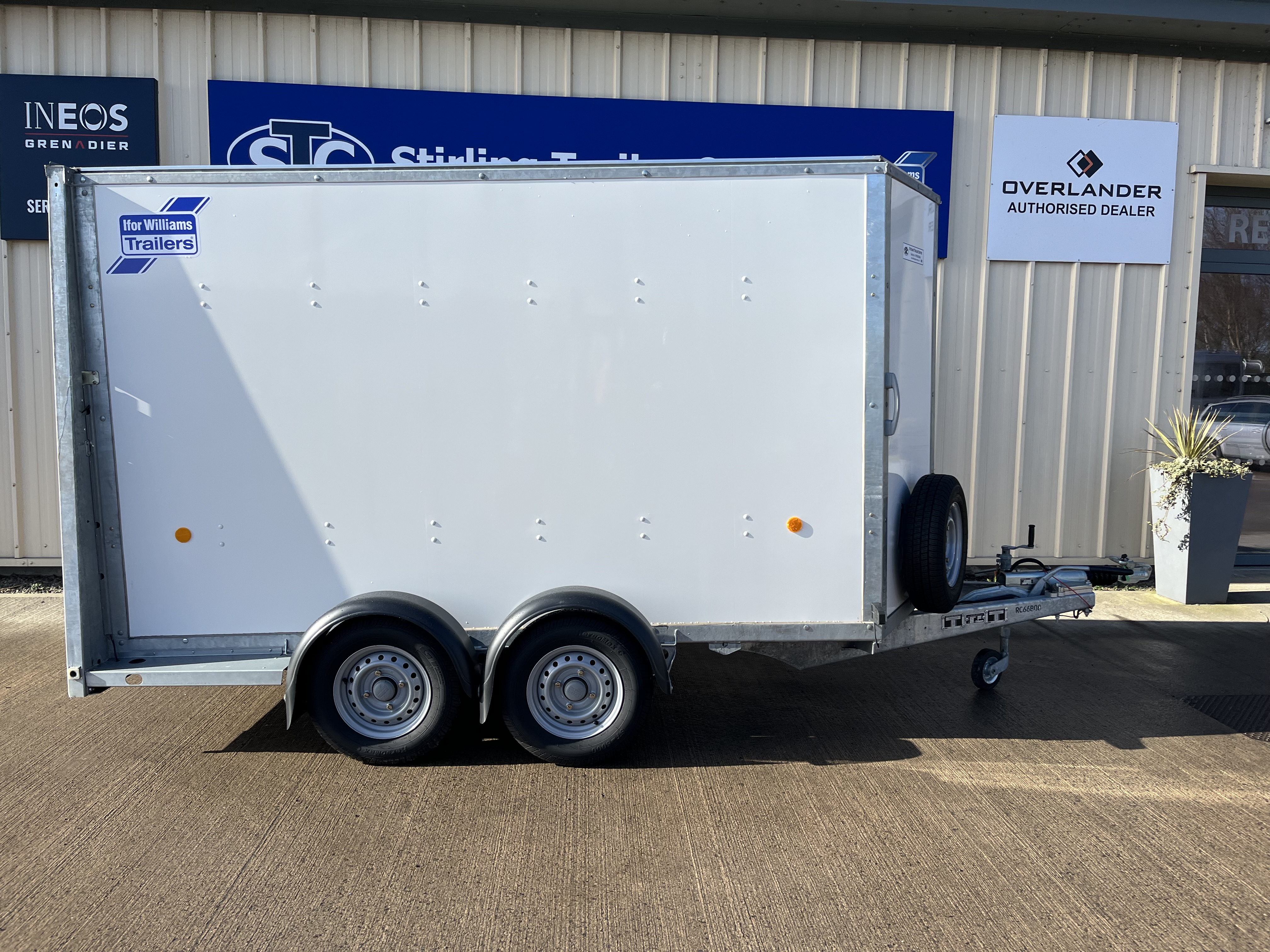 Alternative IFOR WILLIAMS BOX VAN image