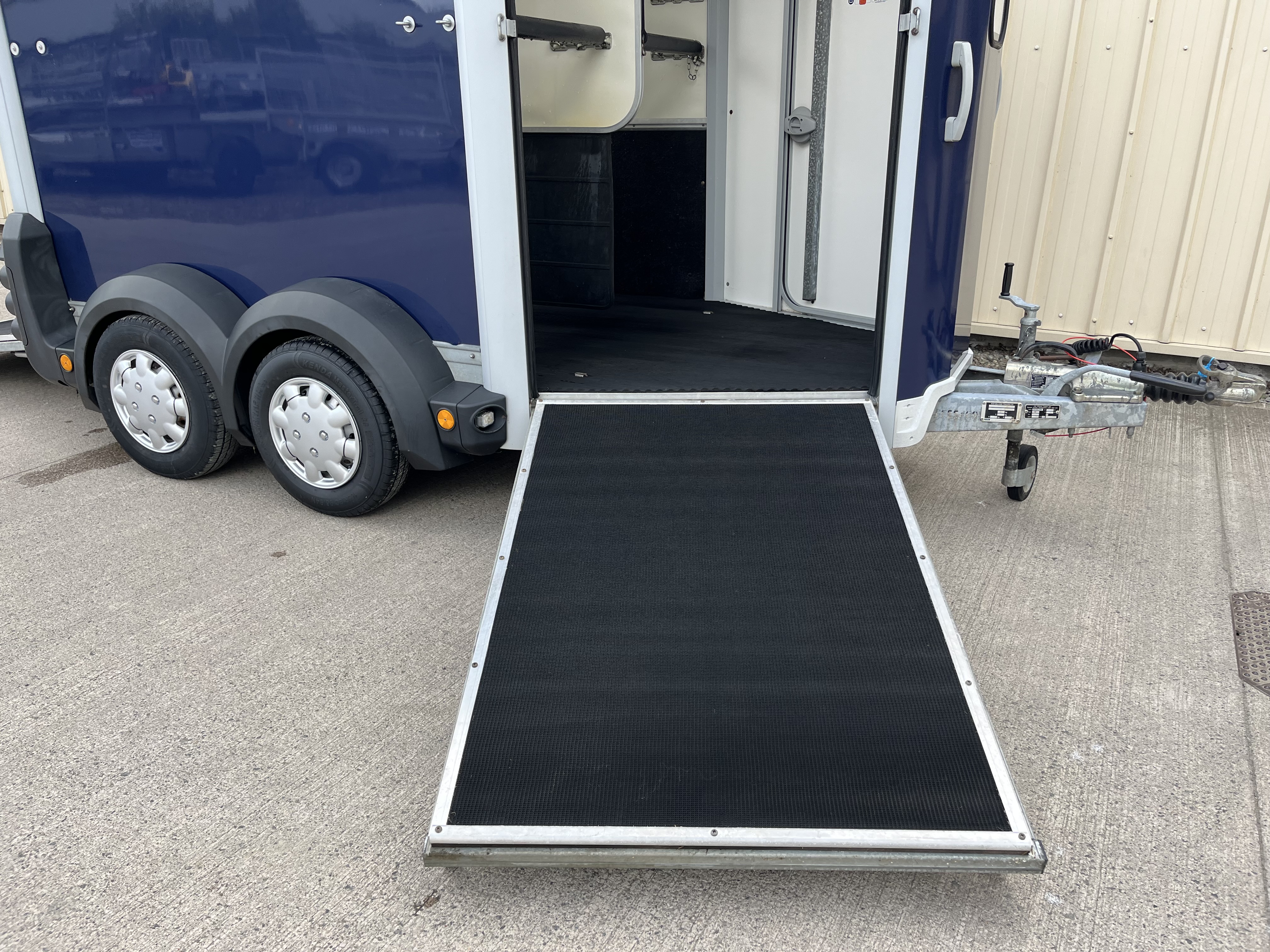 Alternative IFOR WILLIAMS HB506     2252 image