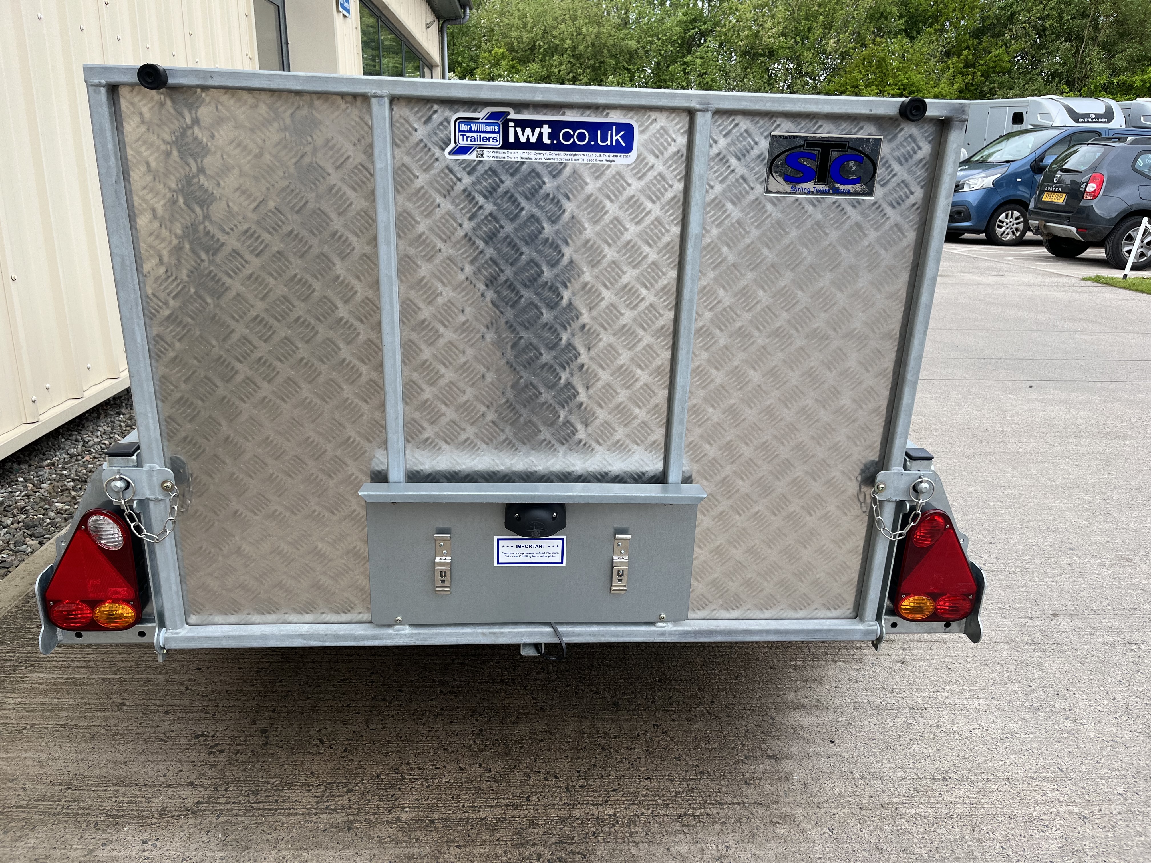 Alternative IFOR WILLIAMS P6      9145 image