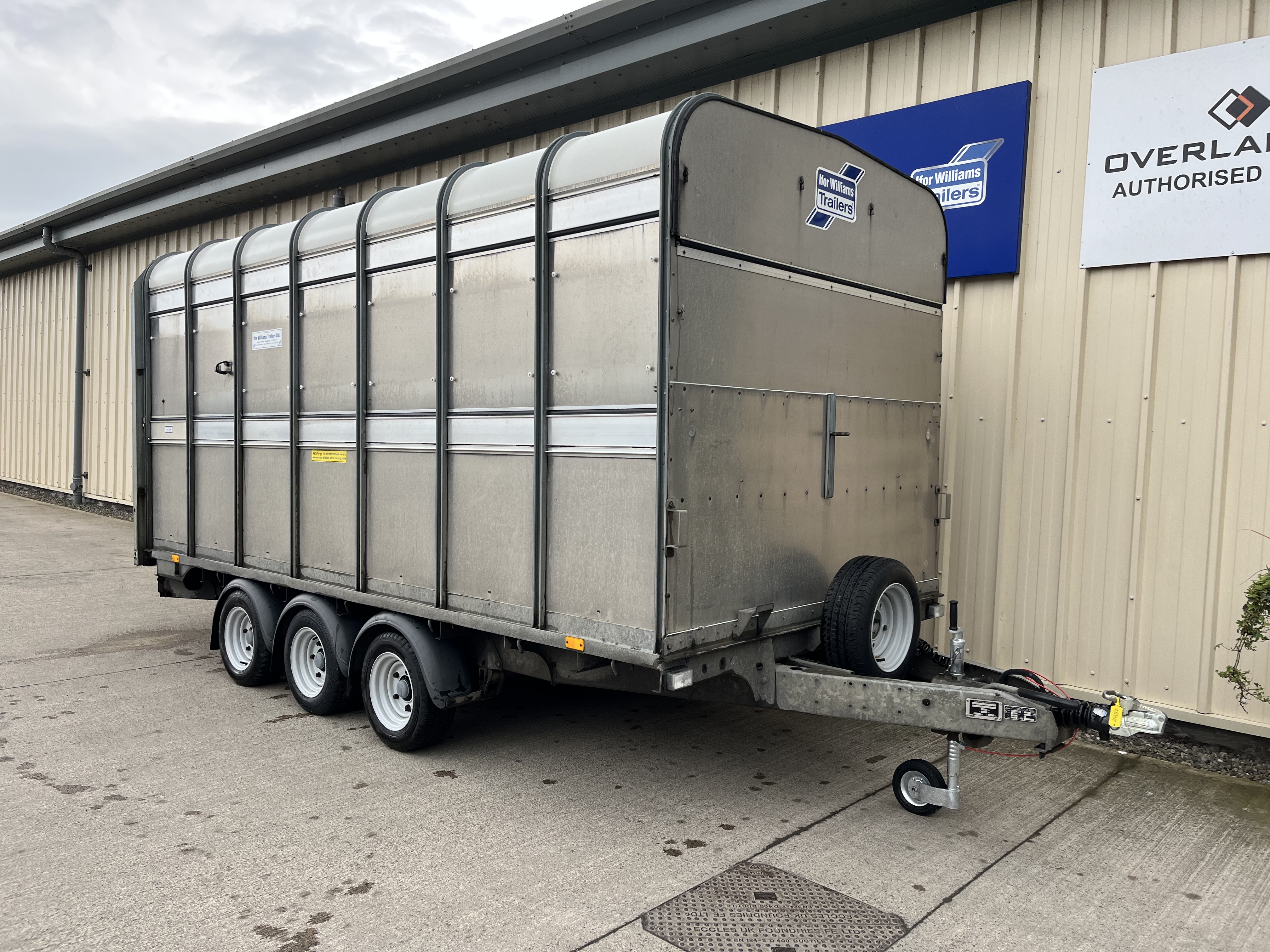 IFOR WILLIAMS DP120 14X6 TRI        2409 image