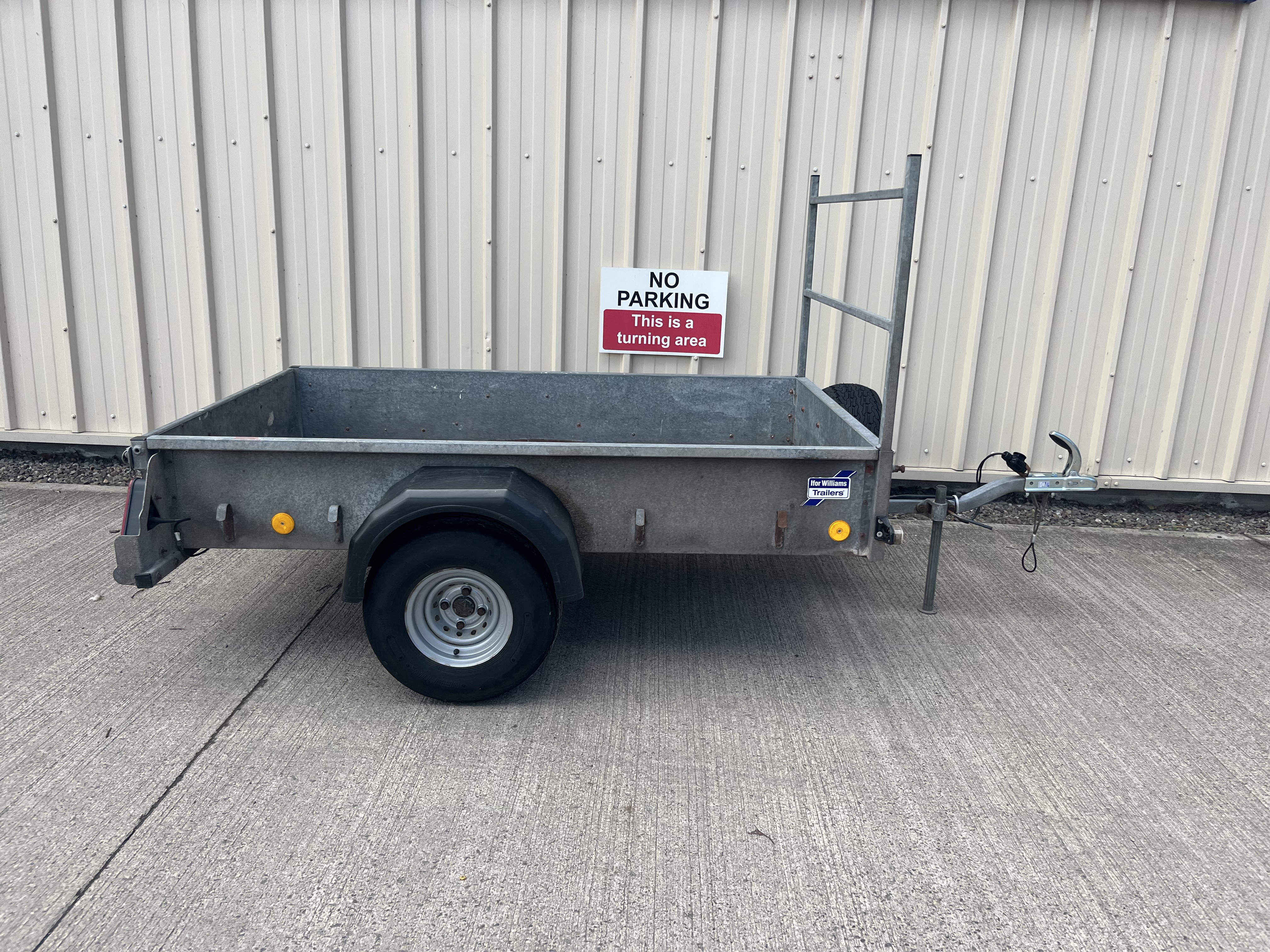 Alternative IFOR WILLIAMS P6e           6813 image