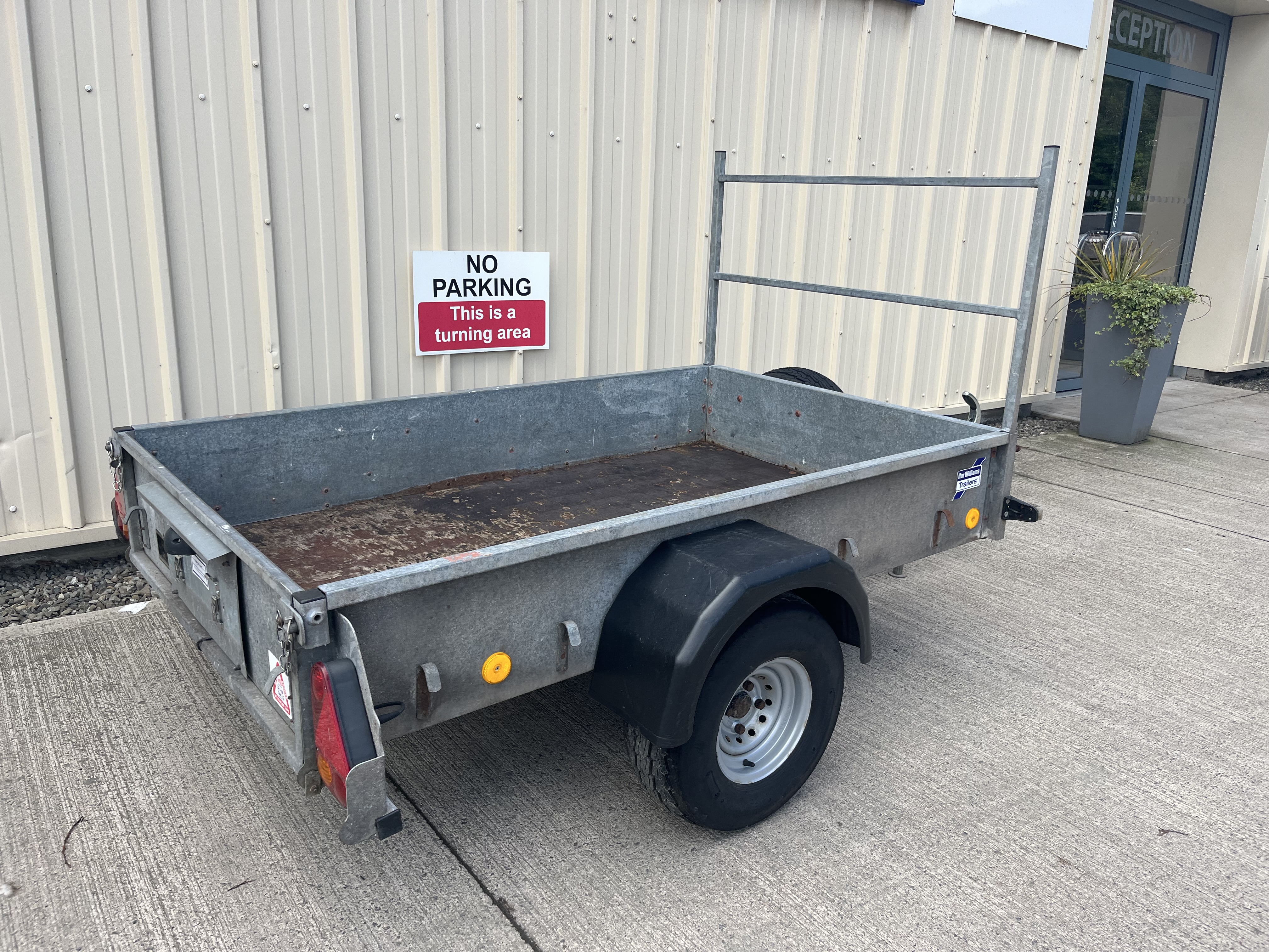 Alternative IFOR WILLIAMS P6e           6813 image