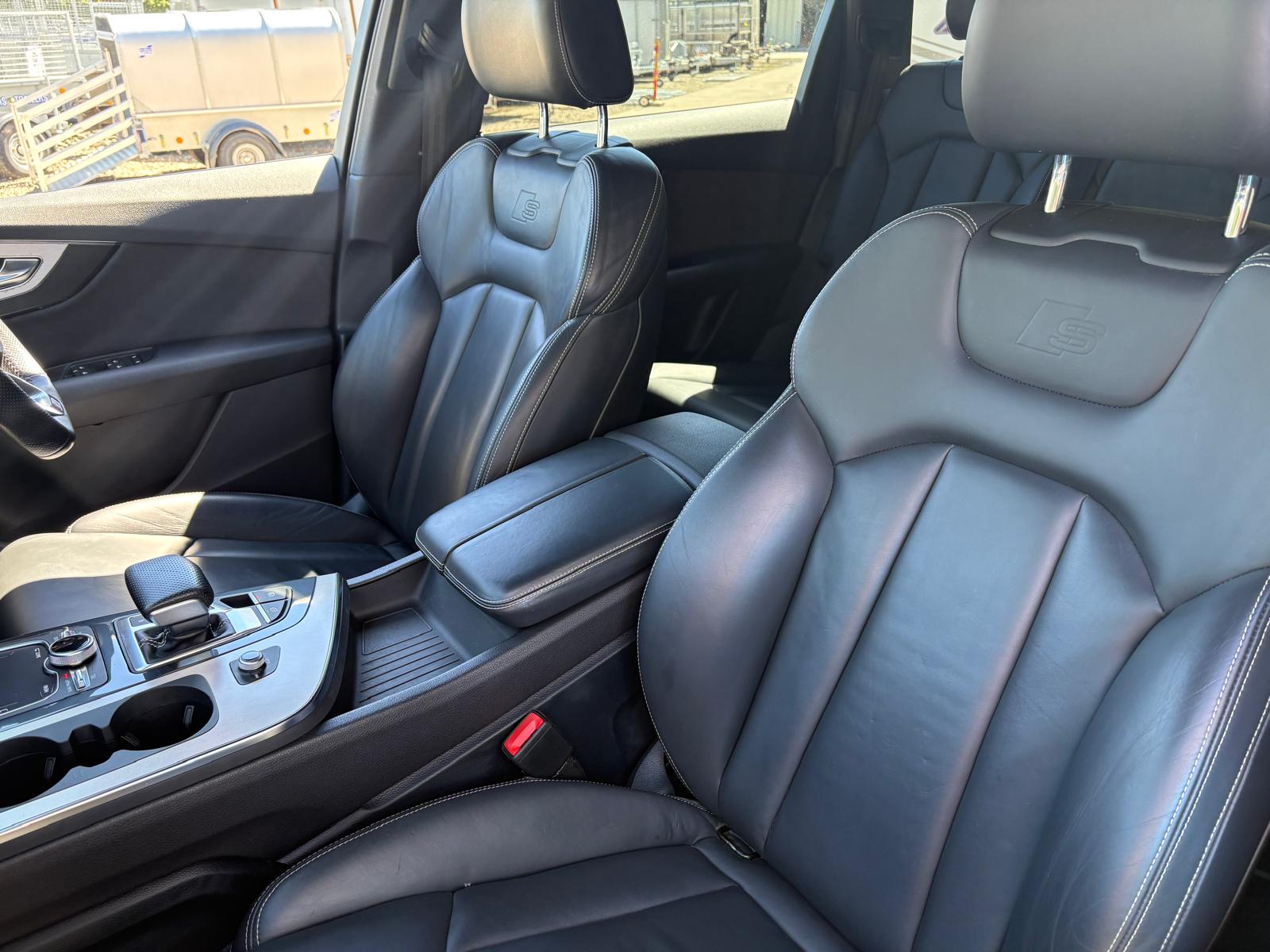 Alternative AUDI Q7 image