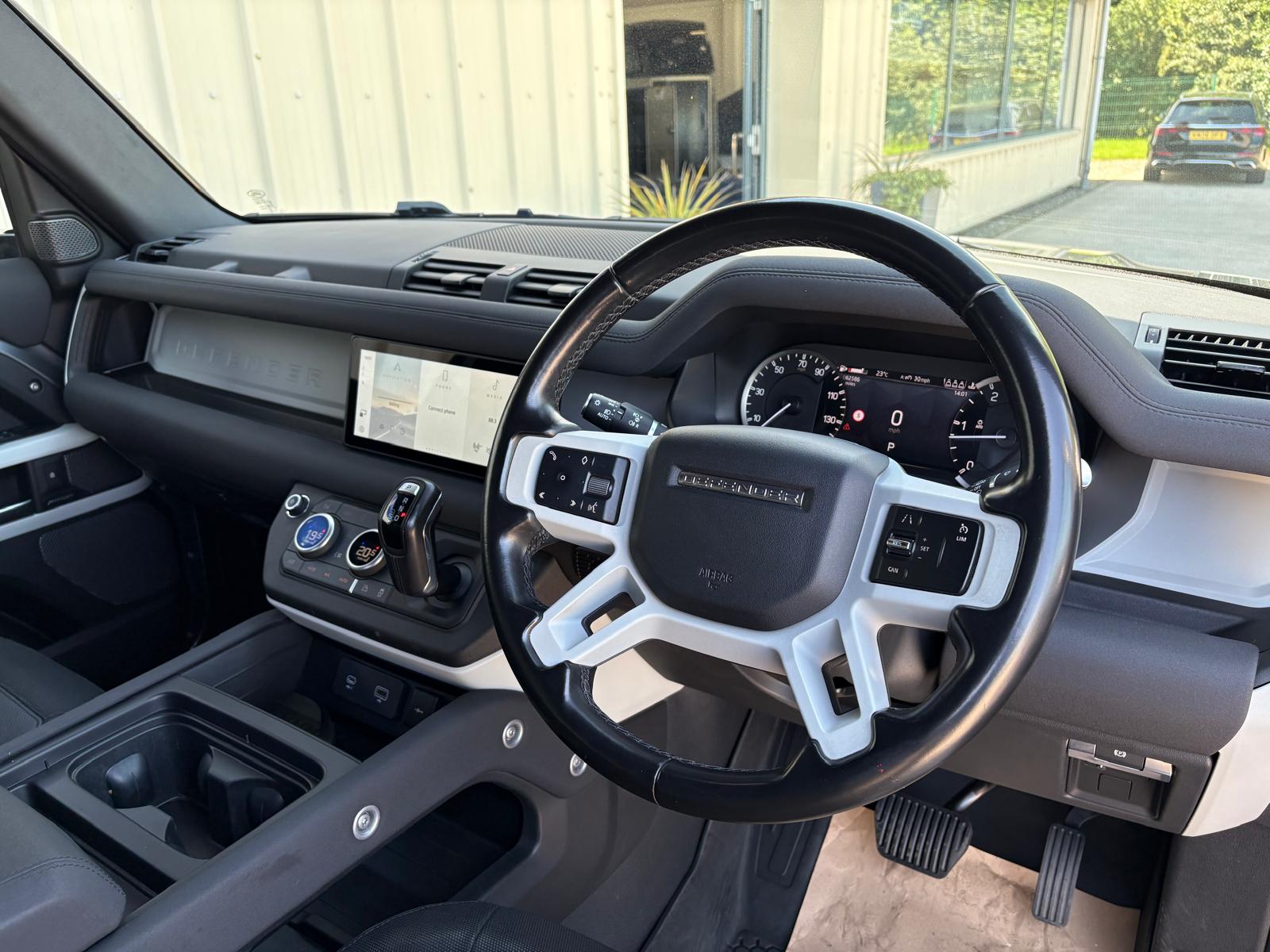 Alternative LAND ROVER DEFENDER image