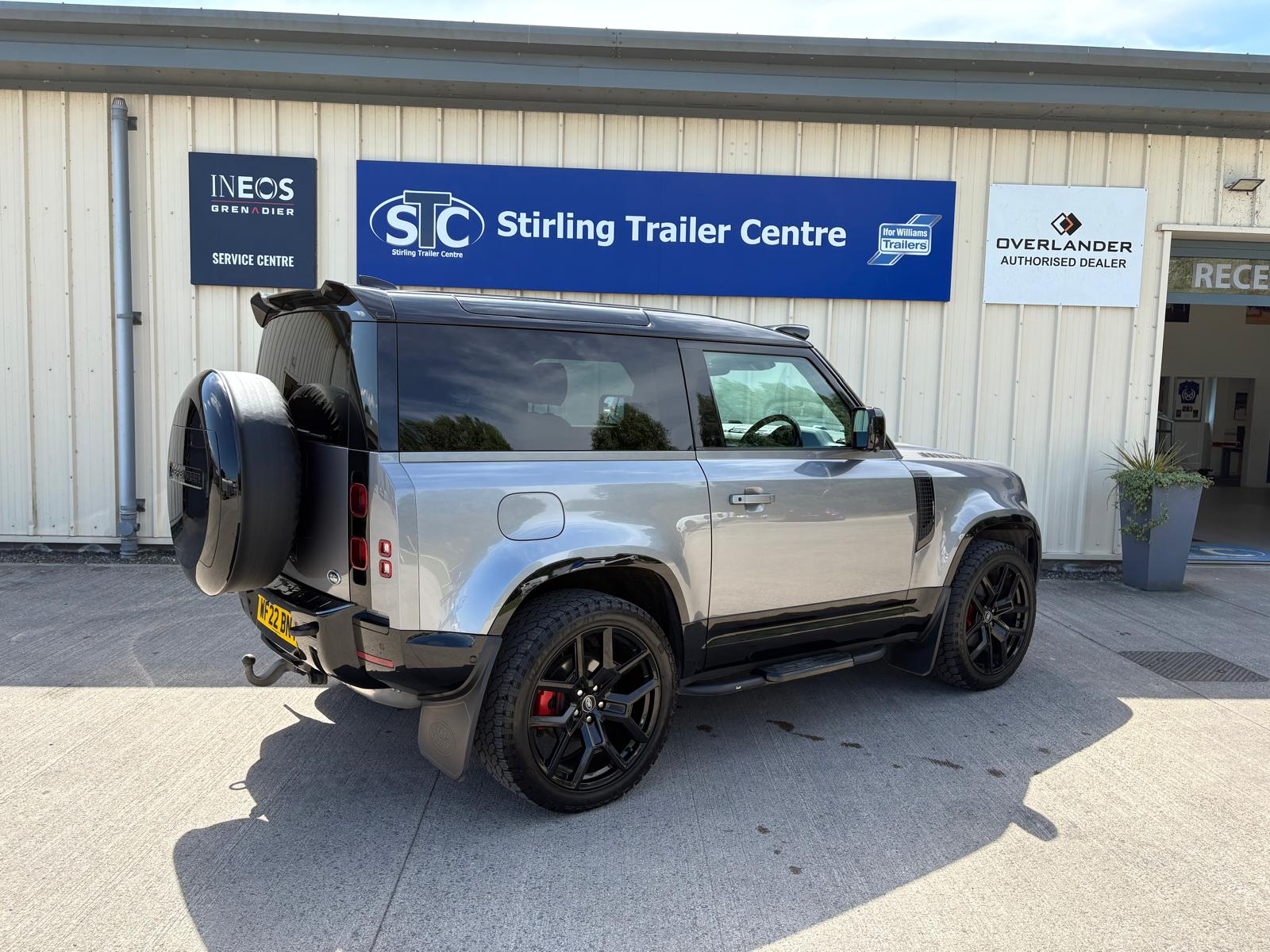 Alternative LAND ROVER DEFENDER image