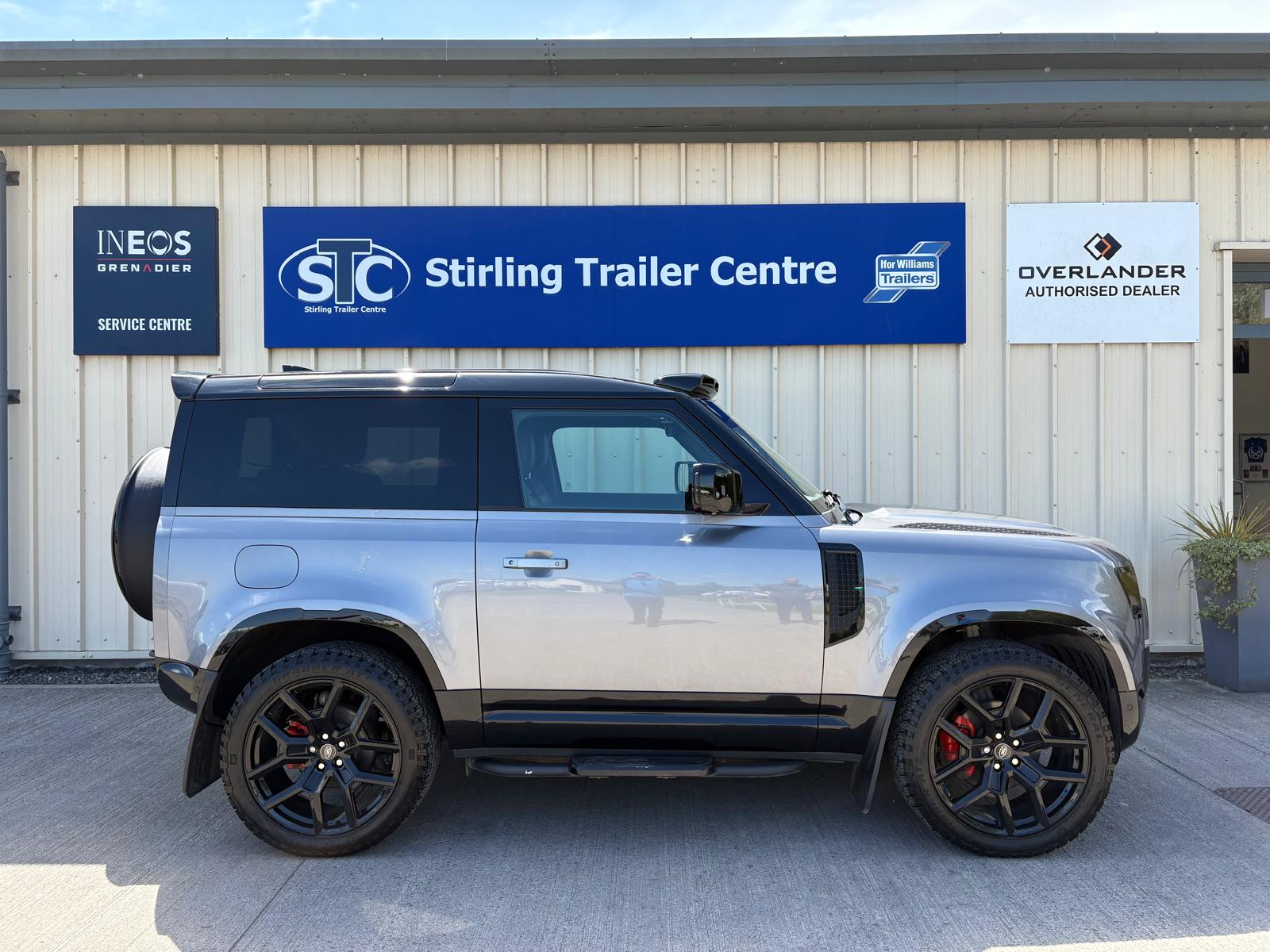 Alternative LAND ROVER DEFENDER image