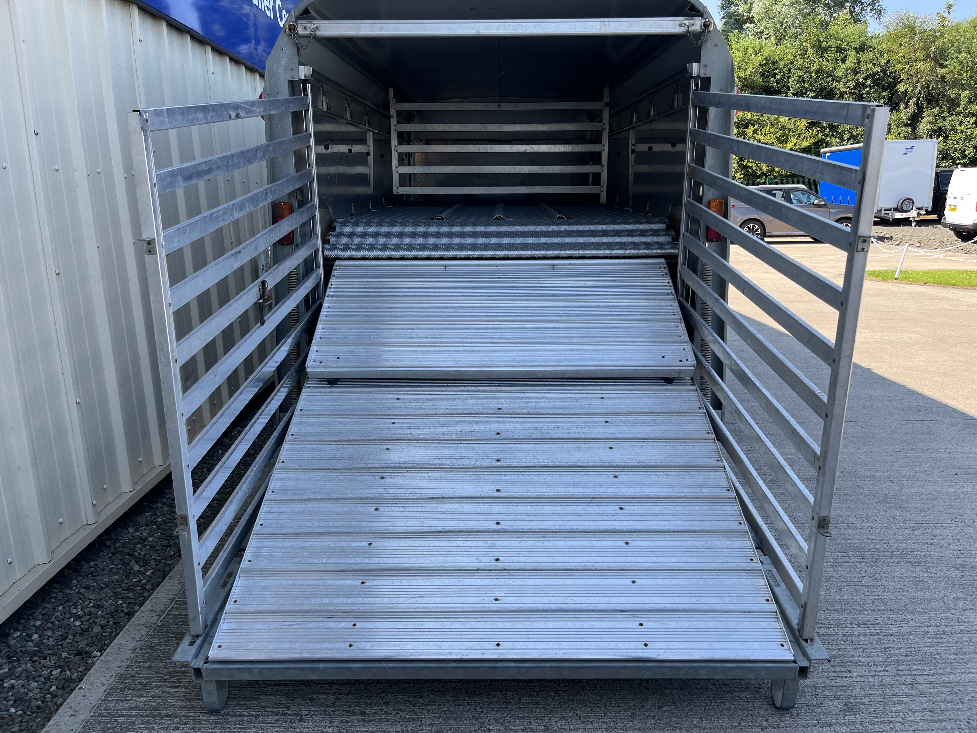 Alternative IFOR WILLIAMS TA510 TRI AXLE     4157 image