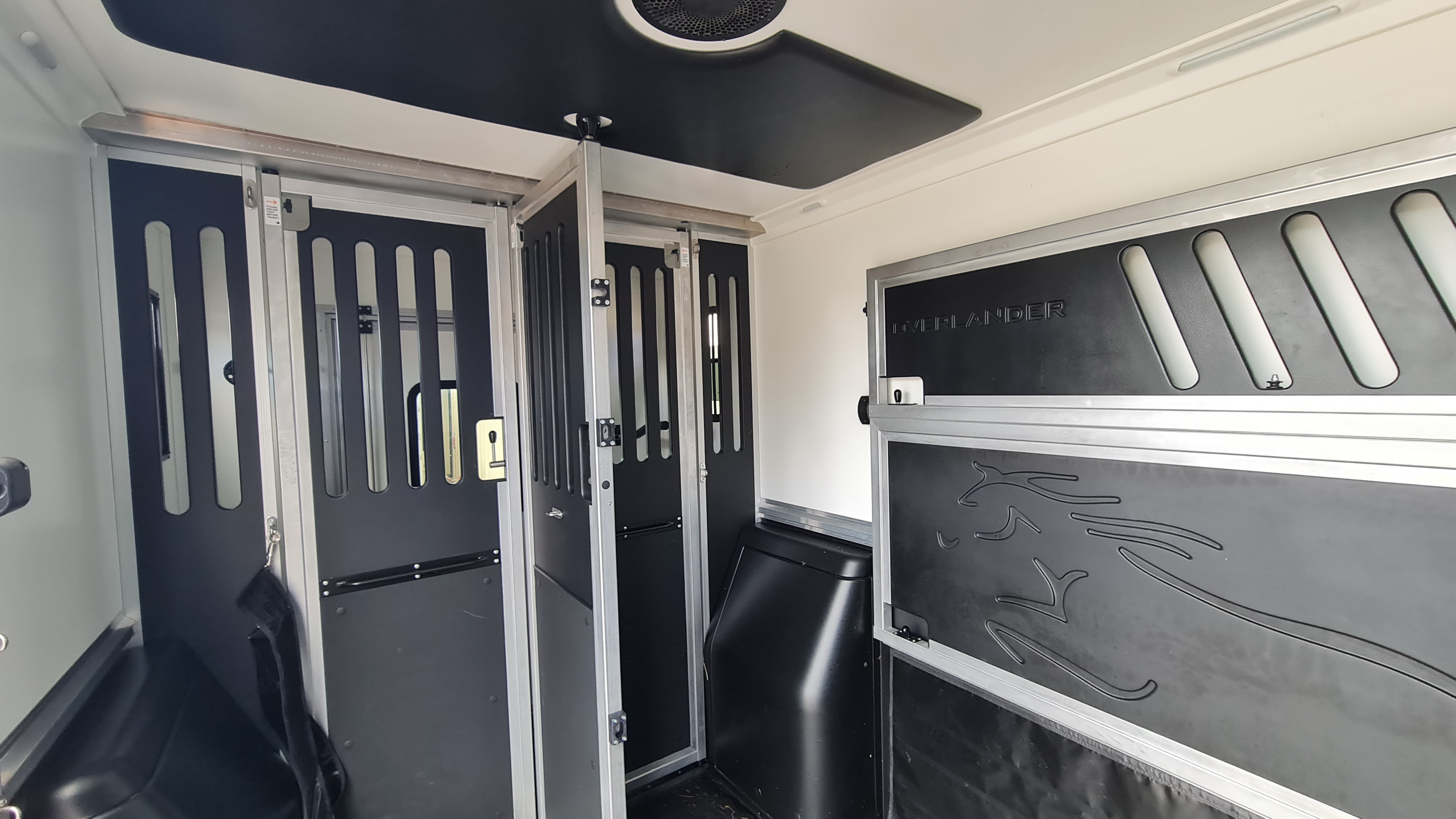 Alternative R240S in Navy for hire image