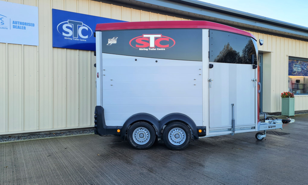 Alternative Horsebox/Livestock Trailer for Hire image