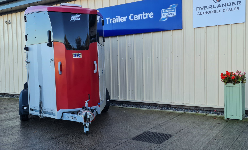Alternative Horsebox/Livestock Trailer for Hire image