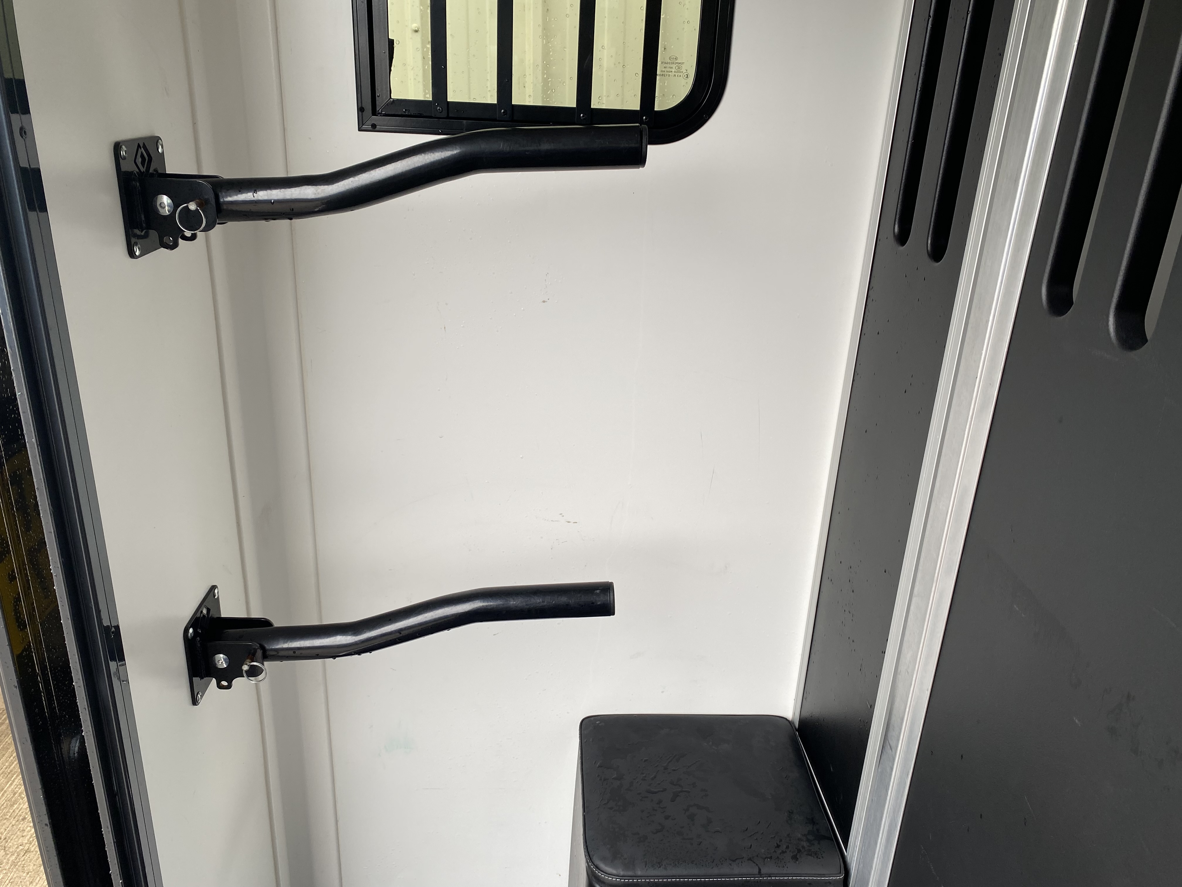 Alternative R240 image