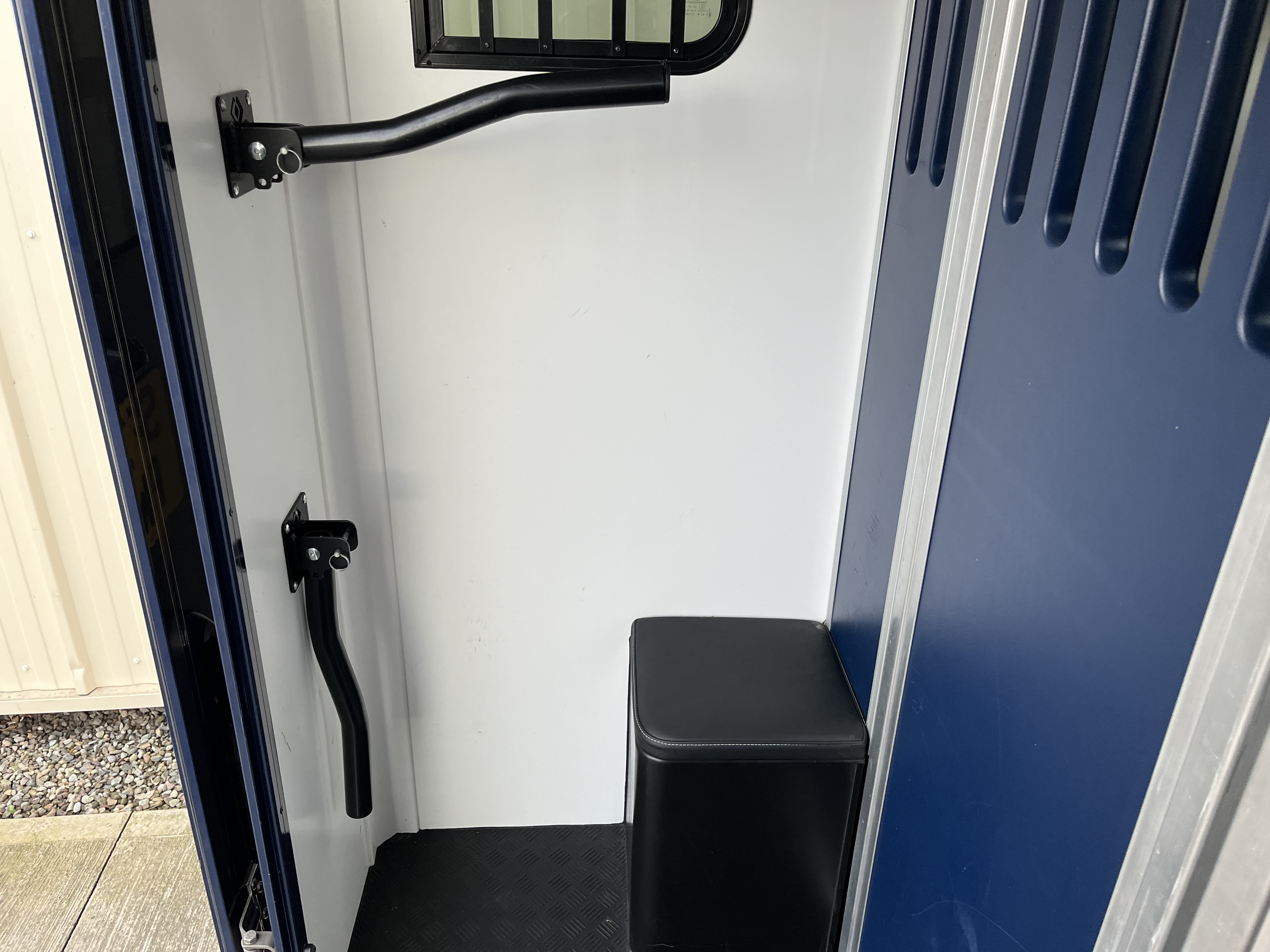 Alternative R240 image