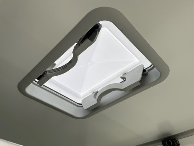 Alternative R240 image